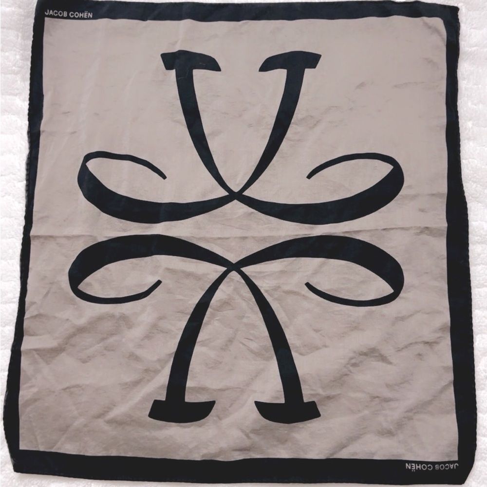Jacob Cohen Tan and Black Scarf 21” X 21” Vintage!! - Picture 3 of 5